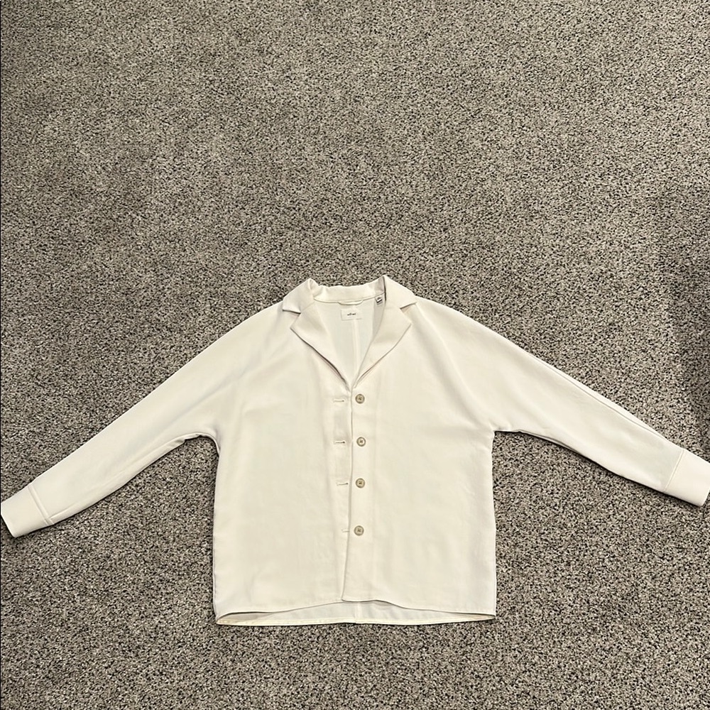 Crème Aritzia Button-Up dress shirt